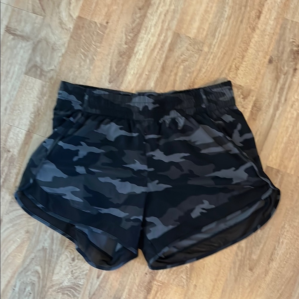 Athleta/Camo athletic shorts/Medium/EUC
